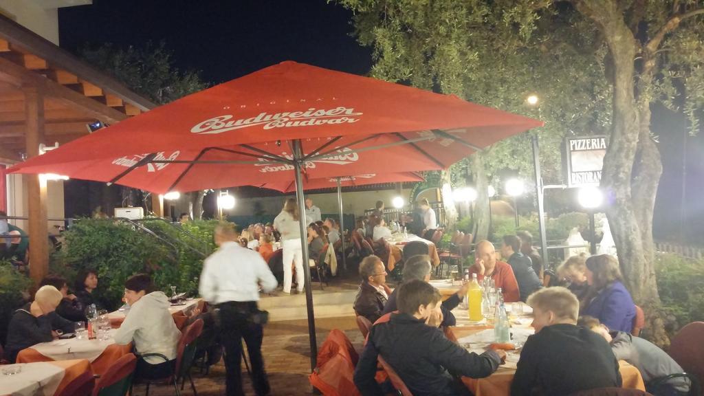 מאלצ'סינה Albergo Bar Ristorante Alla Rama מראה חיצוני תמונה